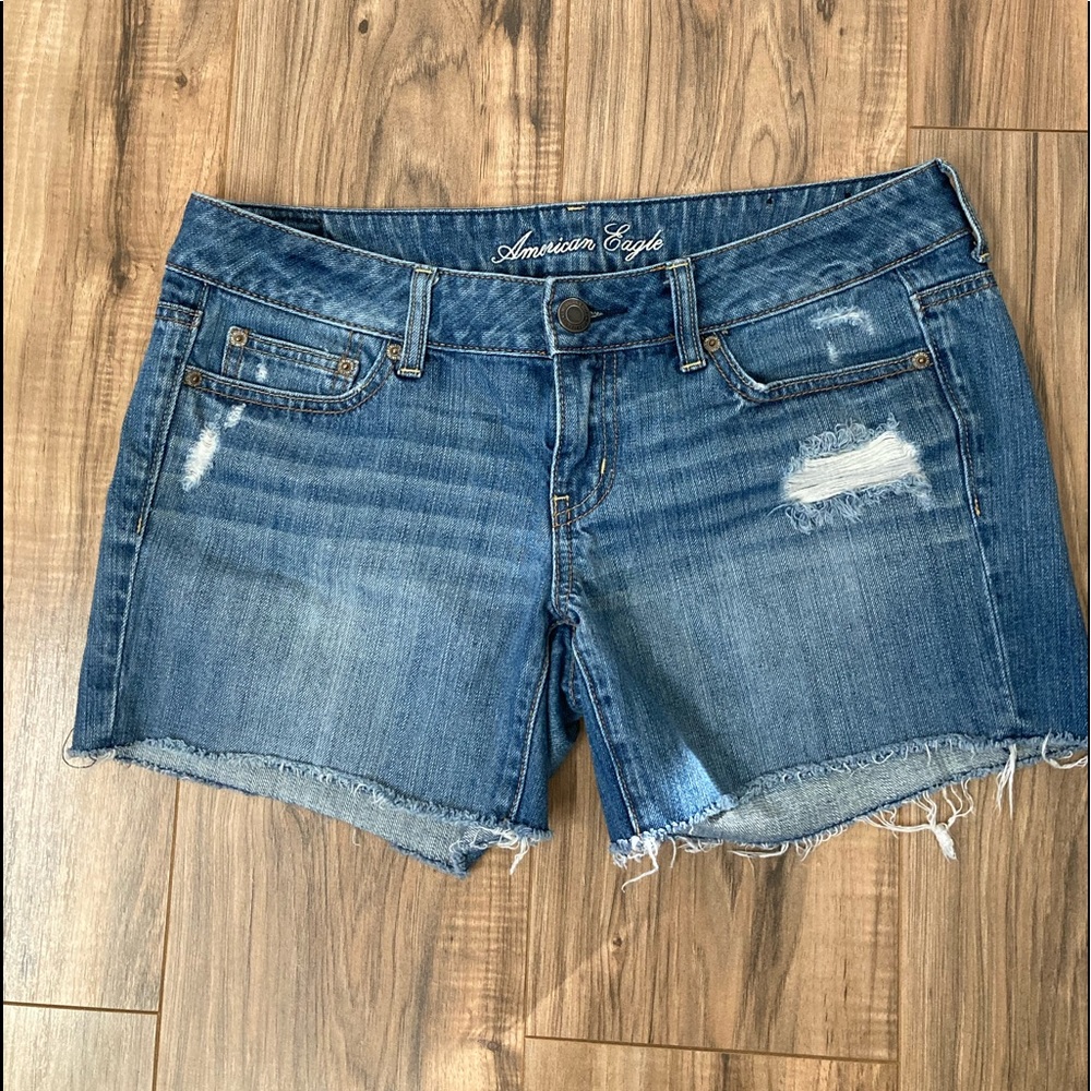American Eagle distressed jean shorts. Size 10.